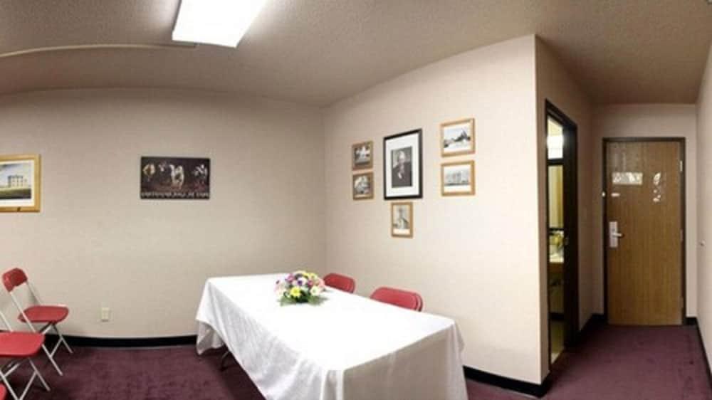 Super 8 By Wyndham Abilene Ks Hotel Exterior photo