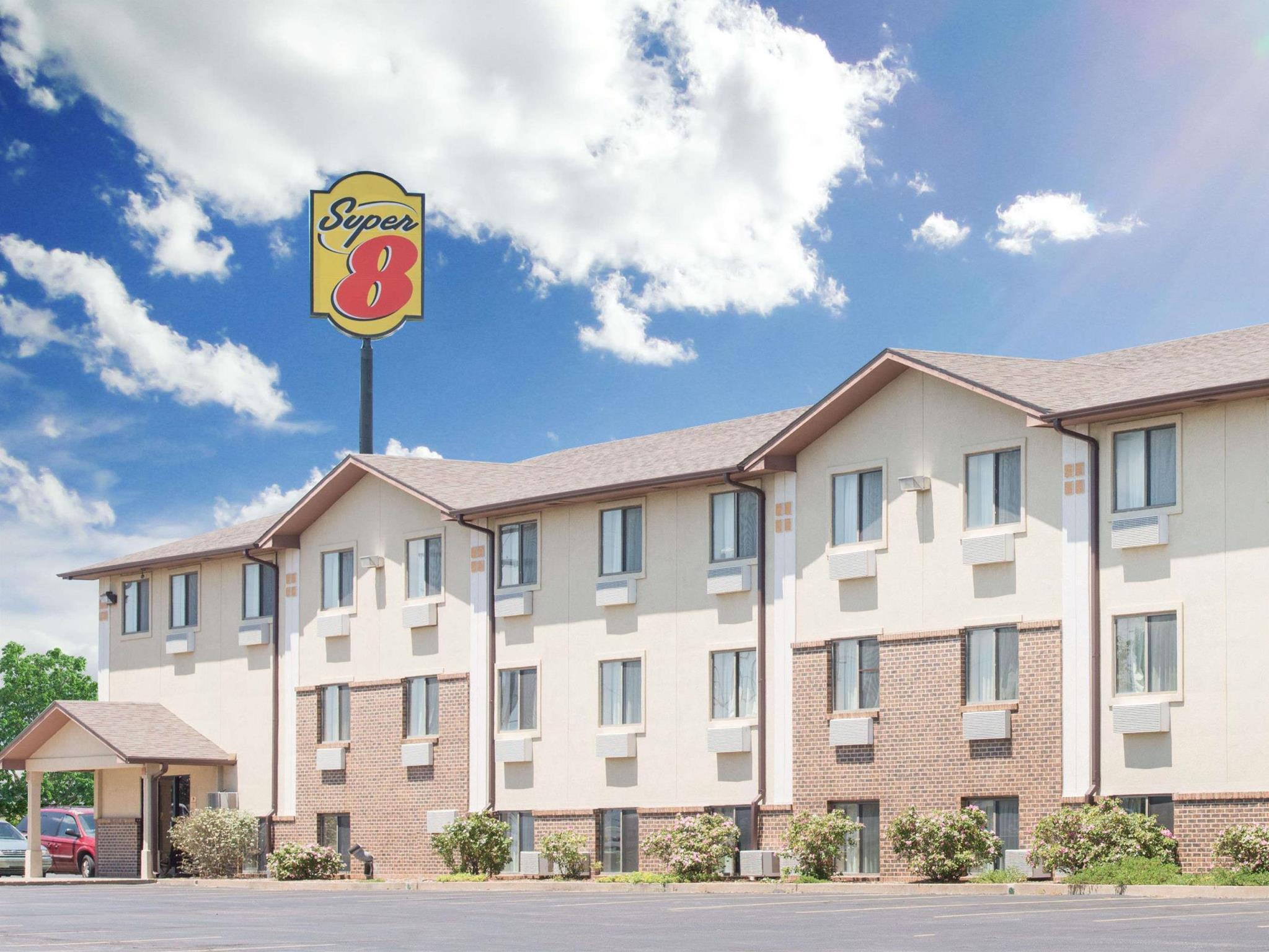 Super 8 By Wyndham Abilene Ks Hotel Exterior photo