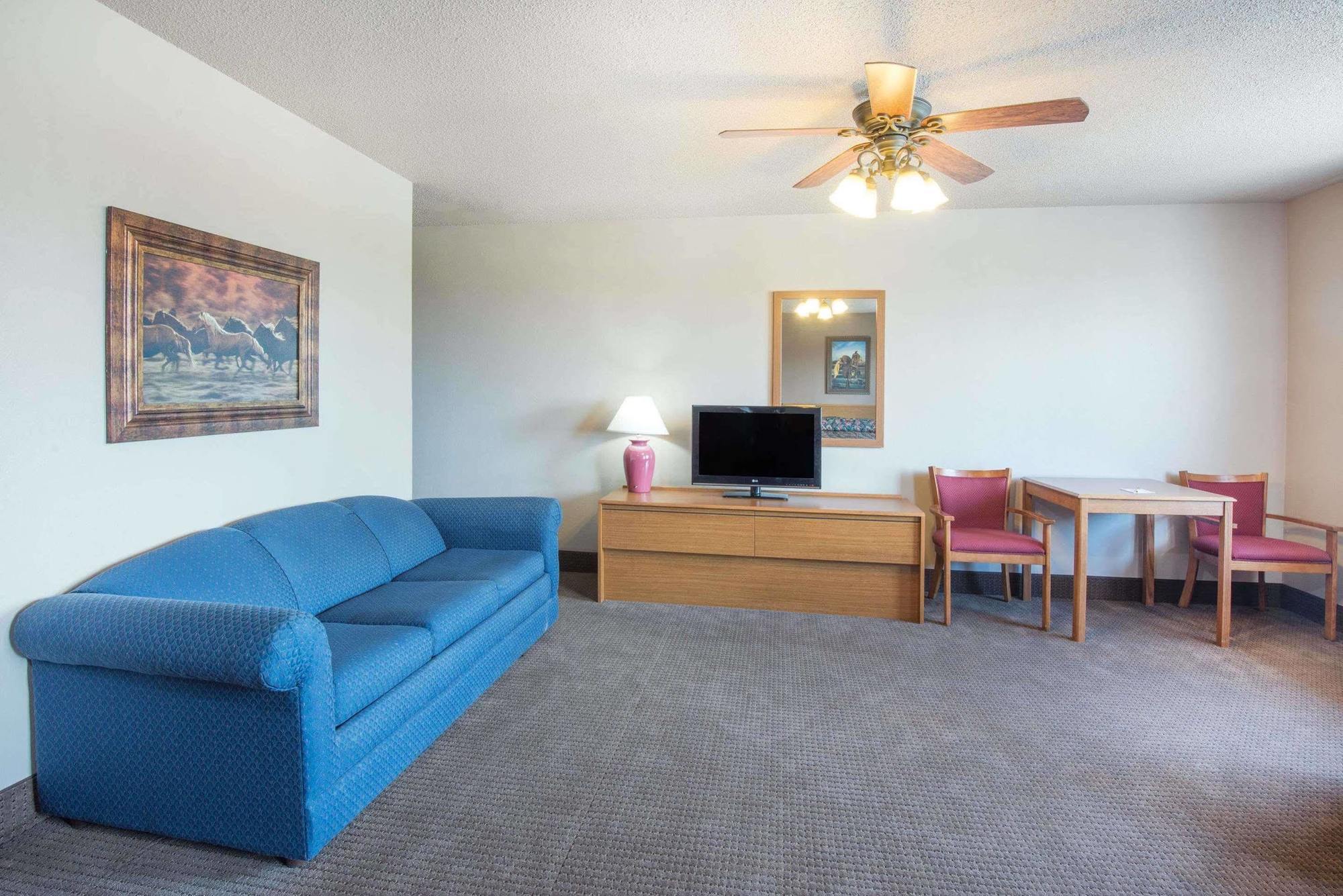 Super 8 By Wyndham Abilene Ks Hotel Exterior photo